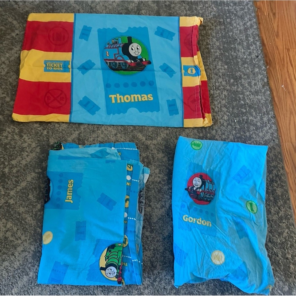 Thomas the Tank Engine Twin Sheet Set Fitted And Flat With One Case (3 Pieces)